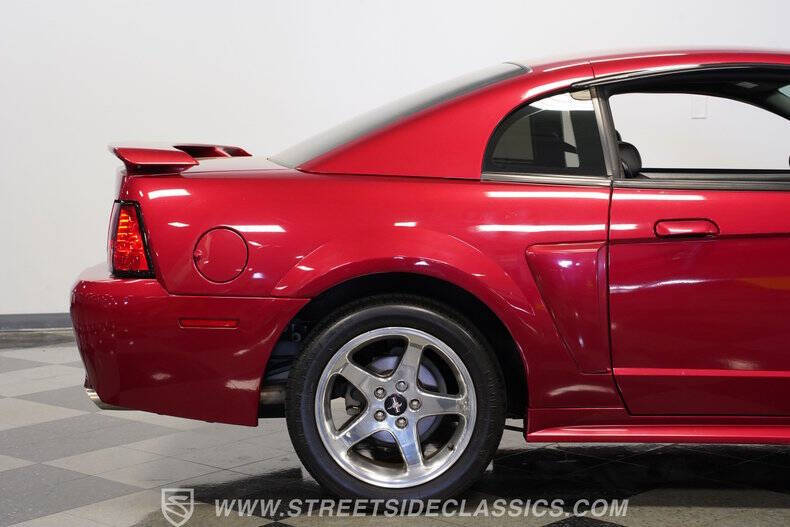 2004 Ford Mustang GT Deluxe