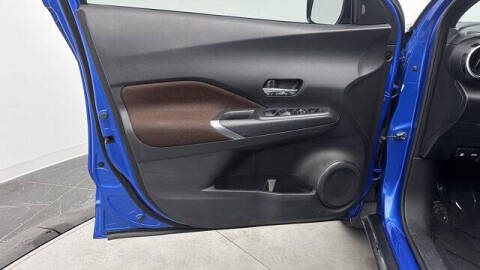 2023 Nissan Kicks SR