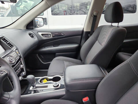 2020 Nissan Pathfinder S