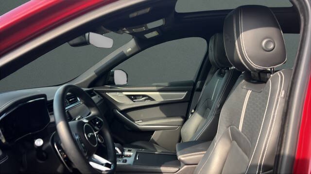 2025 Jaguar F-PACE P250 R-Dynamic S