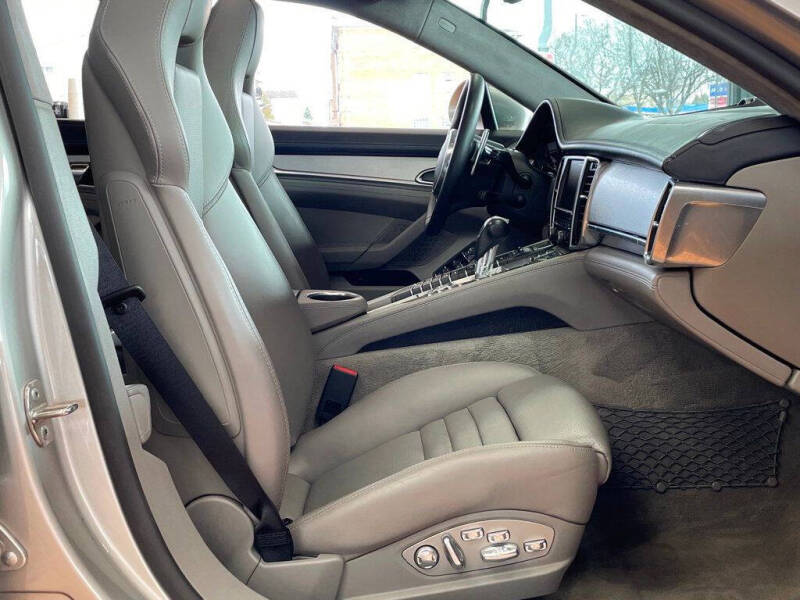 2012 Porsche Panamera Turbo