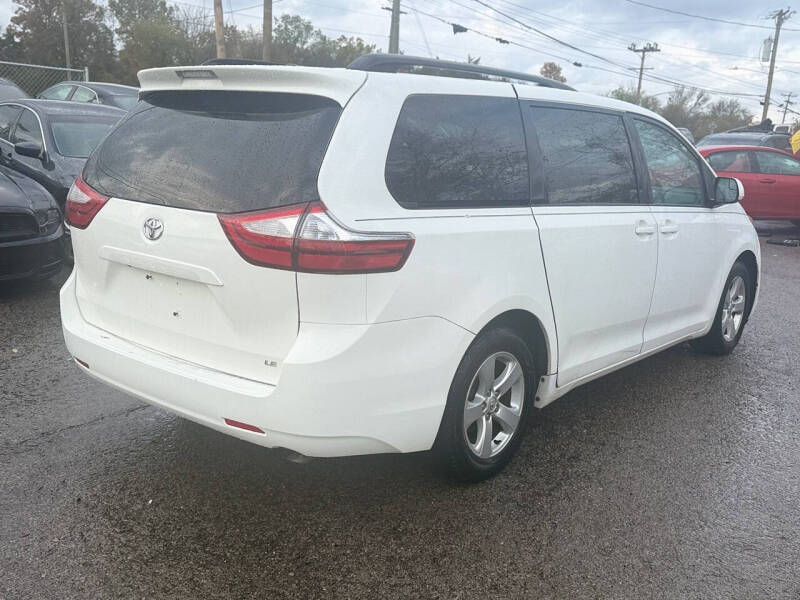 2015 Toyota Sienna LE 8-Passenger