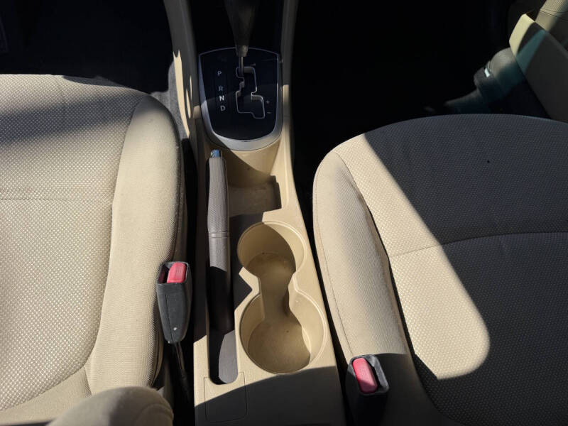 2013 Hyundai Accent GLS
