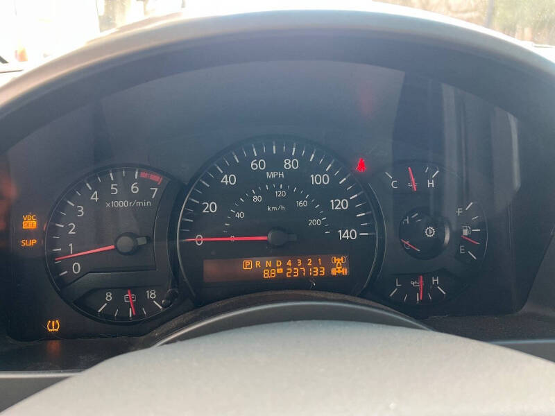 2006 Nissan Titan LE