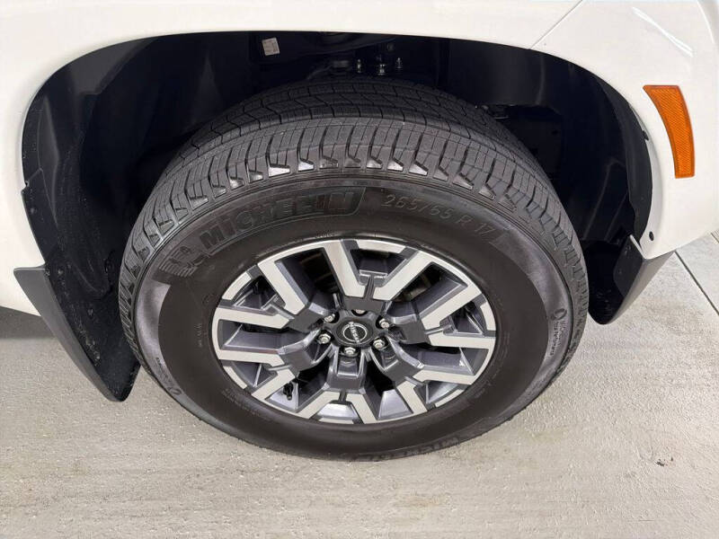 2025 Nissan Frontier SV