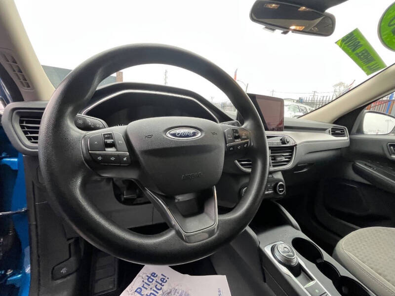 2020 Ford Escape SE