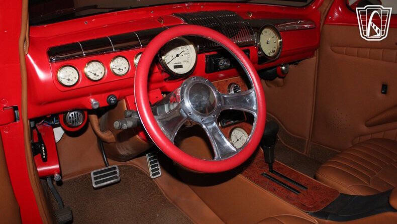 1948 Ford Deluxe