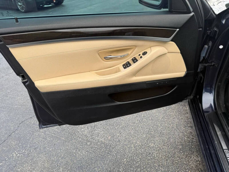 2016 BMW 5 Series 528i