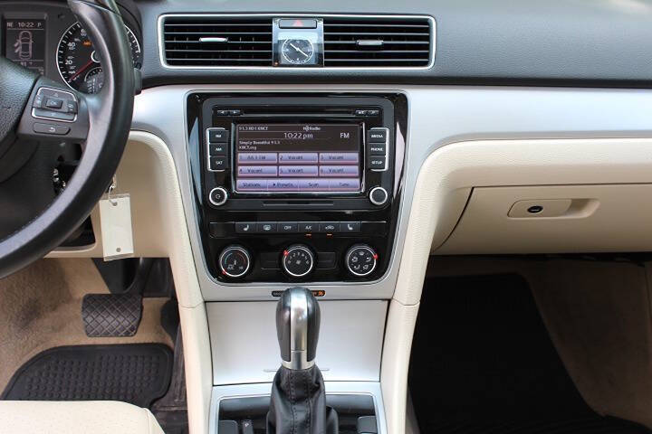 2013 Volkswagen Passat SE