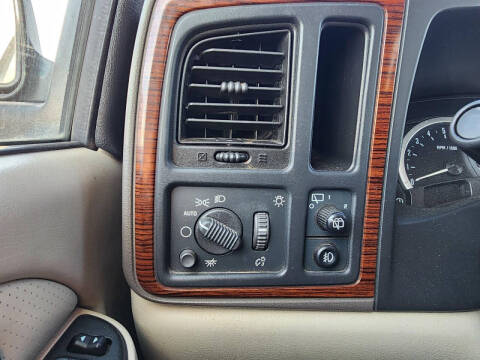 2004 Cadillac Escalade