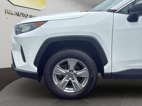 2022 Toyota RAV4 Hybrid LE