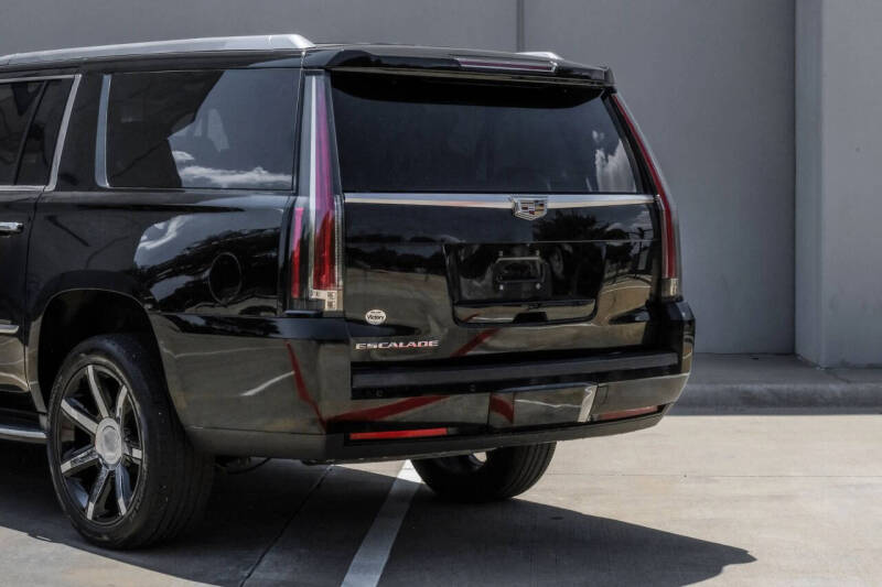 2016 Cadillac Escalade ESV Luxury Collection