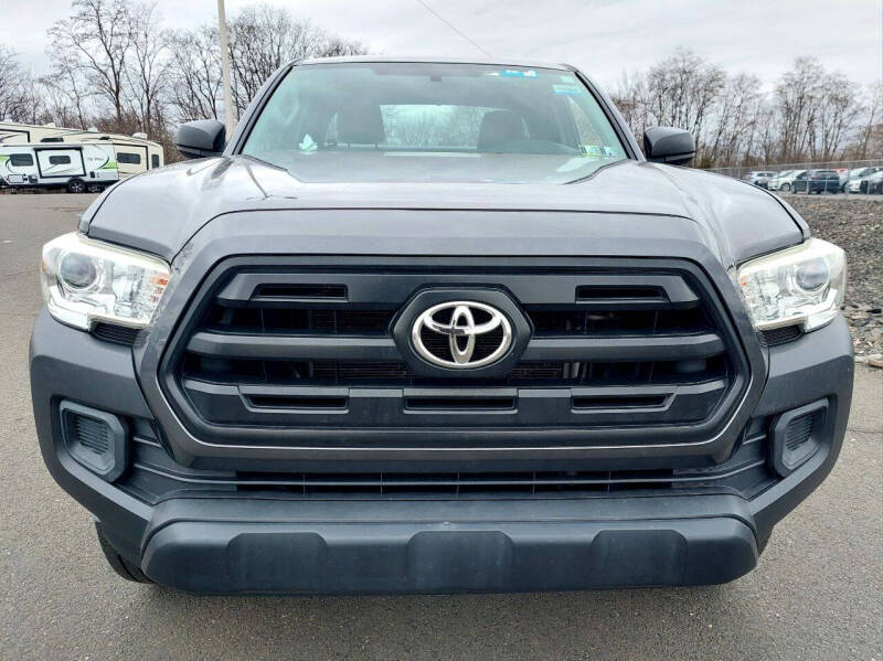 2017 Toyota Tacoma SR