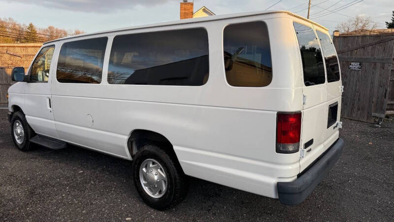 2011 Ford E-Series E-350 SD XL