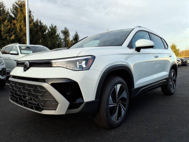 2025 Volkswagen Taos SE 4Motion