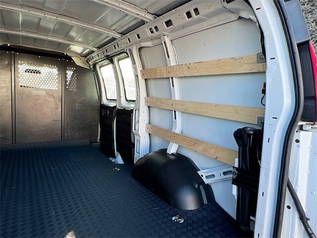 2024 GMC Savana 2500