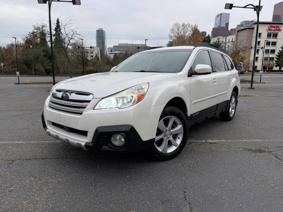 2014 Subaru Outback Limited's photo