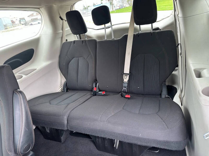 2017 Chrysler Pacifica LX