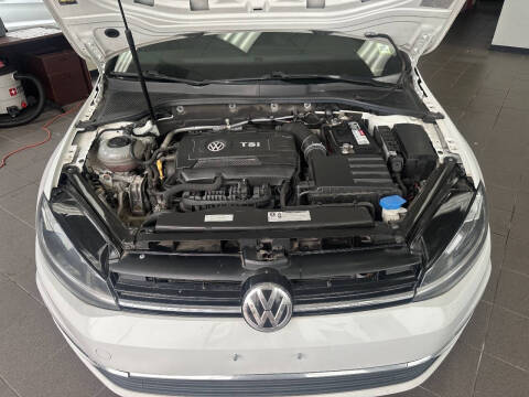 2018 Volkswagen Golf TSI SE