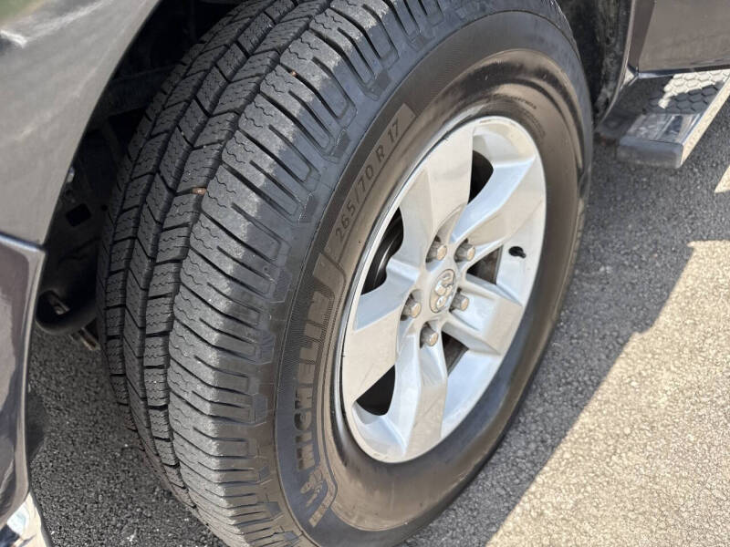 2016 RAM 1500 SLT