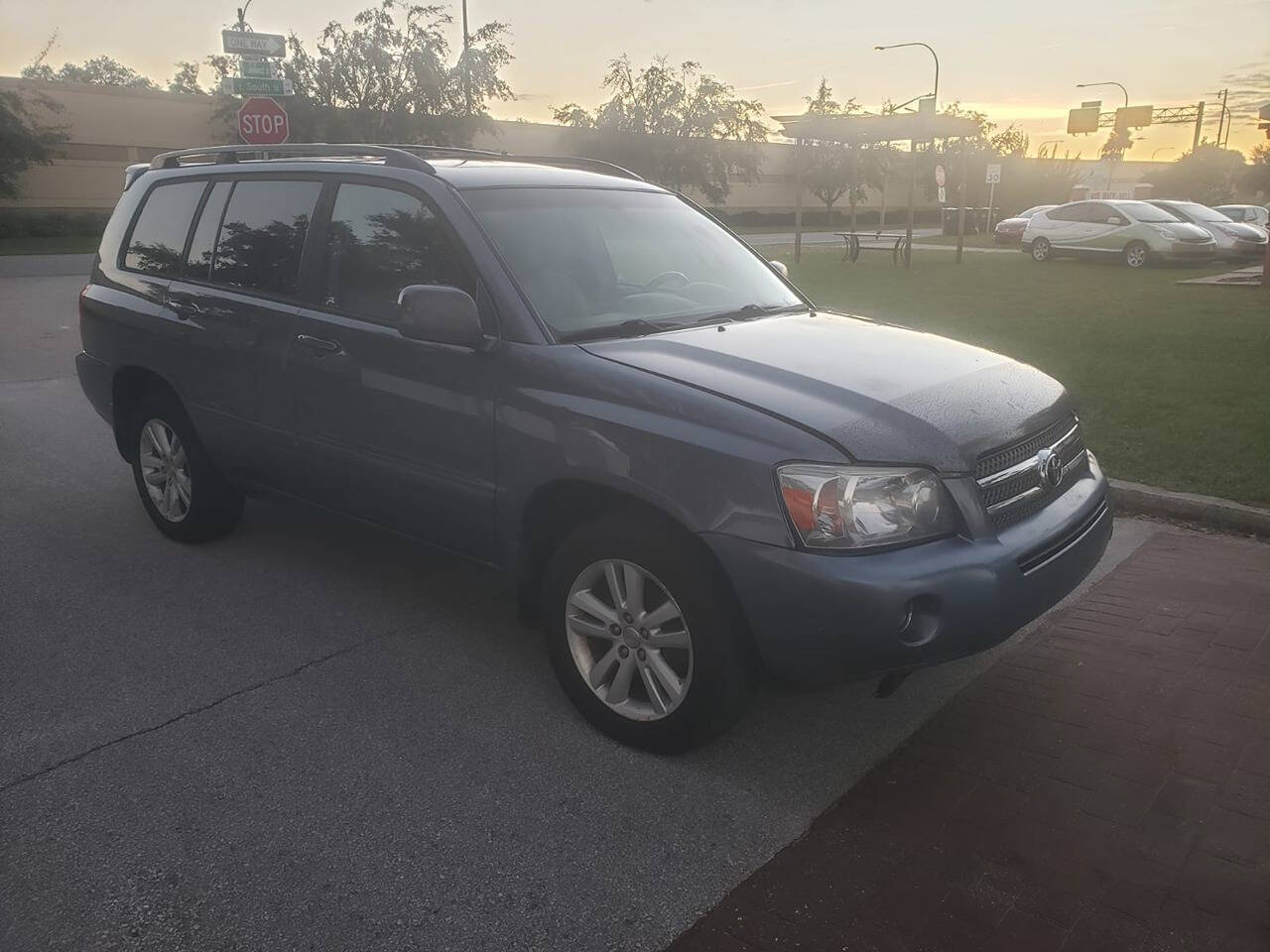 2006 Toyota Highlander Hybrid for sale at We Buy & Sell Cars Inc in Orlando, FL