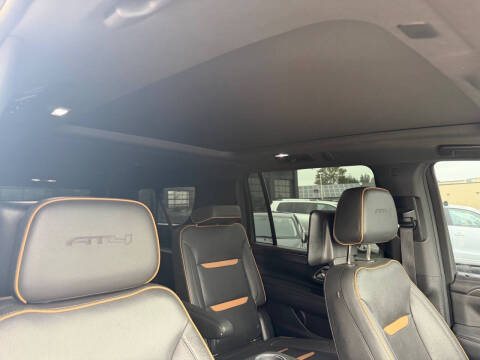 2022 GMC Yukon XL AT4