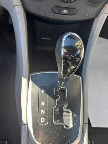 2012 Hyundai Accent GLS