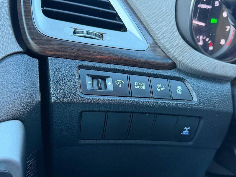 2017 Hyundai Santa Fe SE