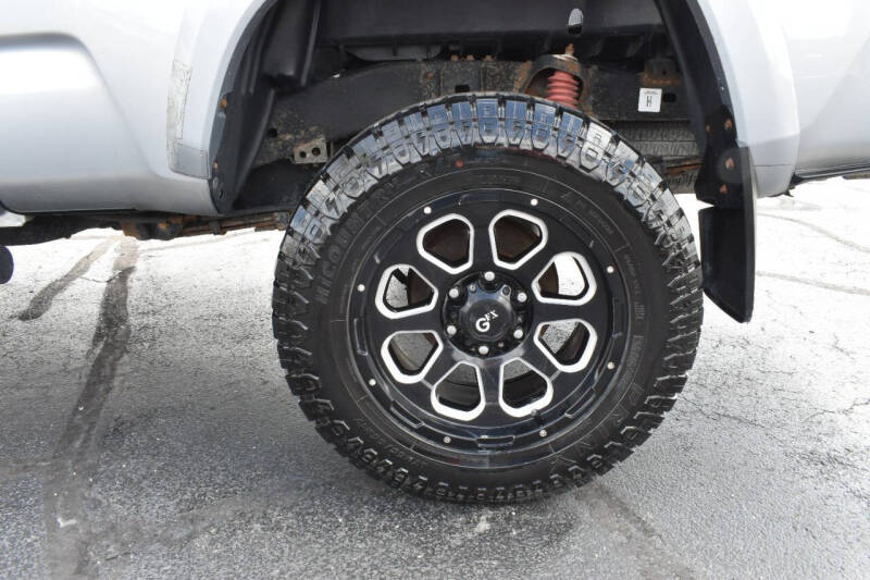 2017 Toyota Tacoma SR5