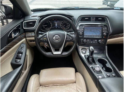 2017 Nissan Maxima Platinum