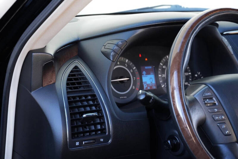 2011 Infiniti QX56