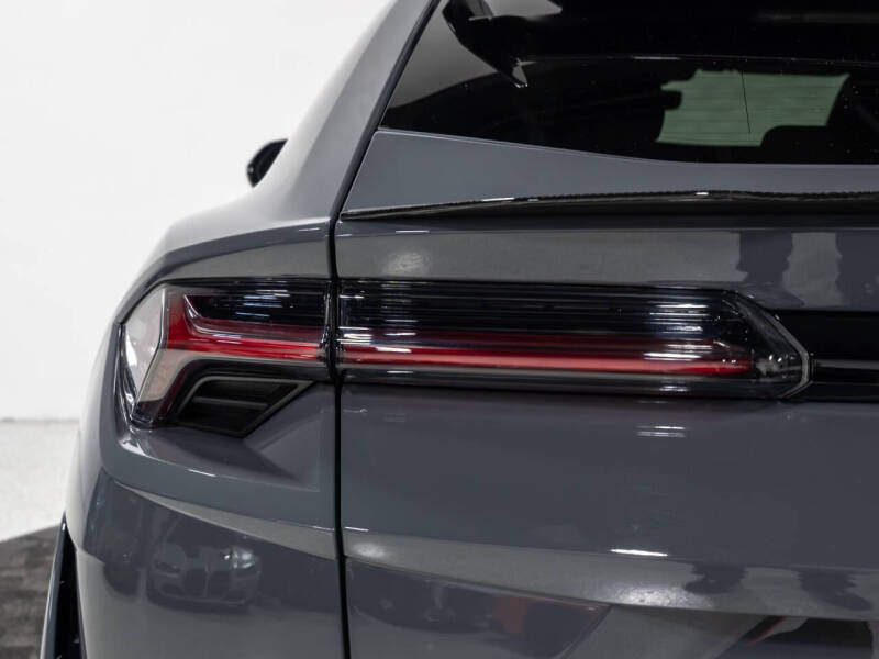 2024 Lamborghini Urus Performante