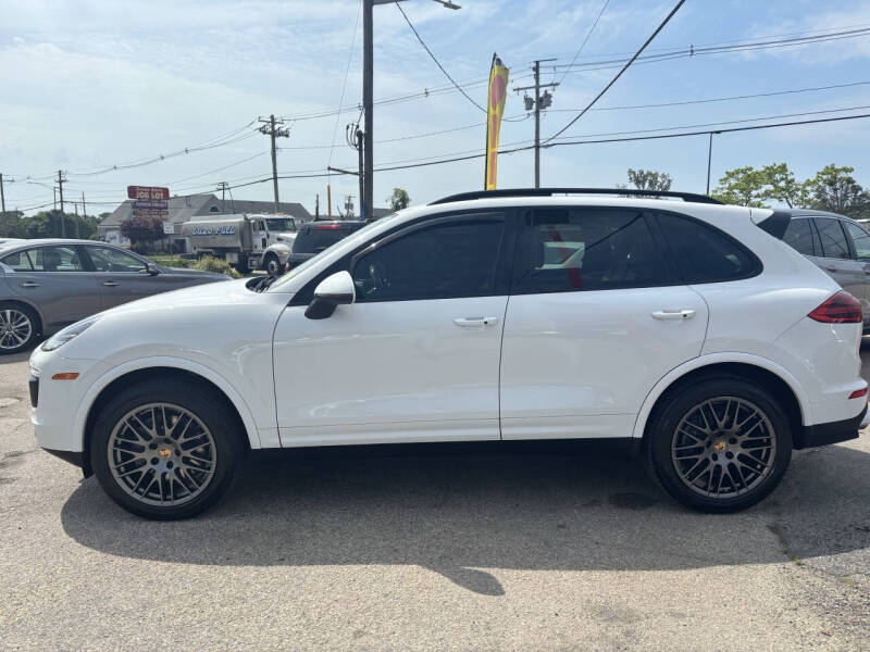 2018 Porsche Cayenne Platinum Edition