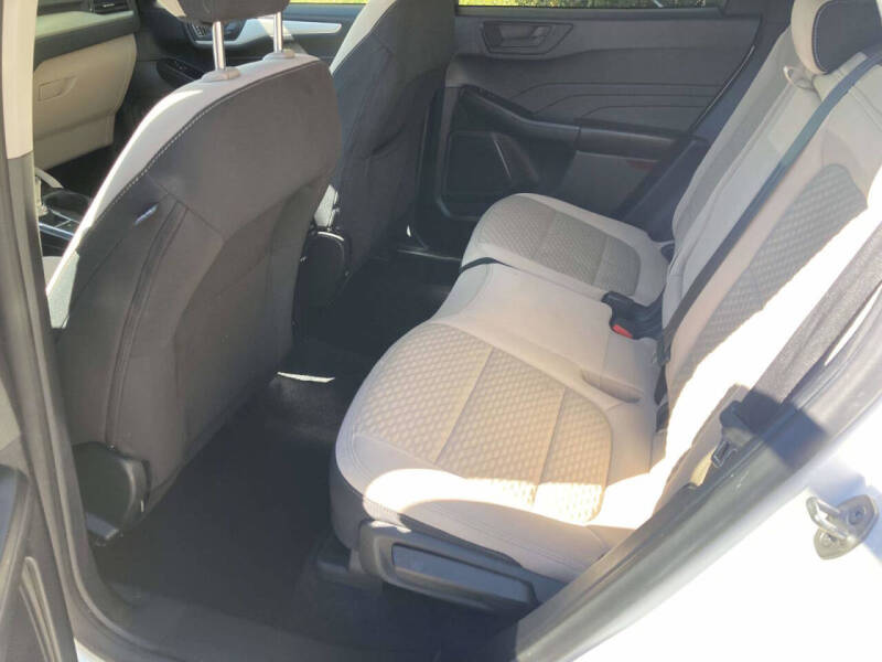 2022 Ford Escape Hybrid SE