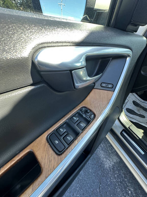 2017 Volvo XC60 T5 Inscription