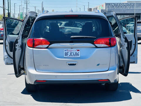 2018 Chrysler Pacifica Hybrid Limited