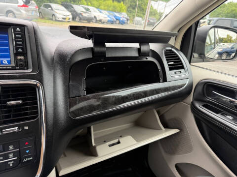 2011 Chrysler Town and Country Touring