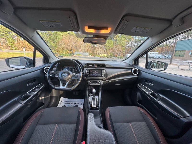 2022 Nissan Versa SR