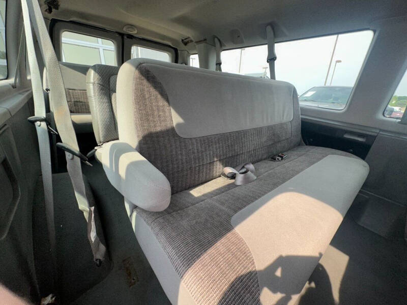 2010 Ford E-Series E-350 SD XLT