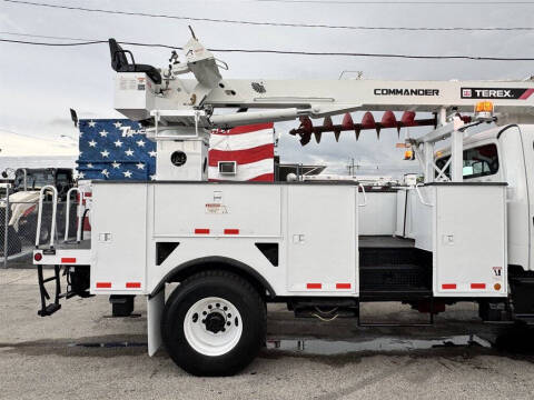 2017 Freightliner M2 106