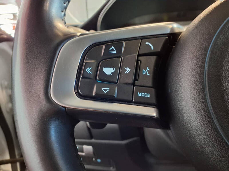 2020 Jaguar E-PACE P250 SE