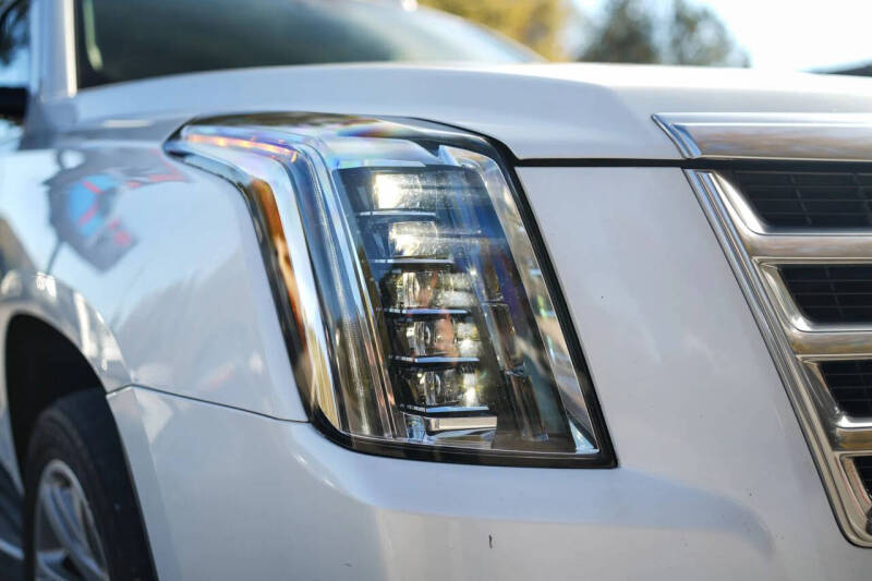 2018 Cadillac Escalade Luxury