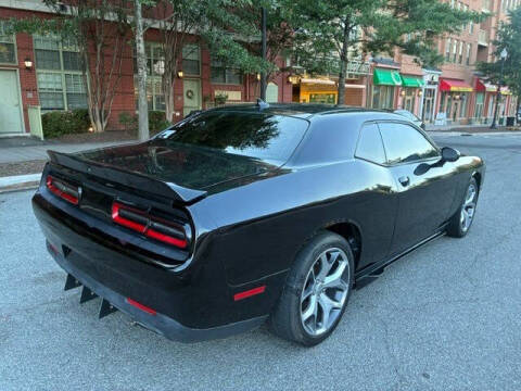 2016 Dodge Challenger SXT Plus