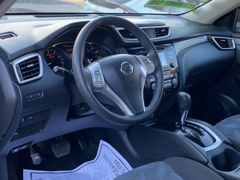2016 Nissan Rogue SV