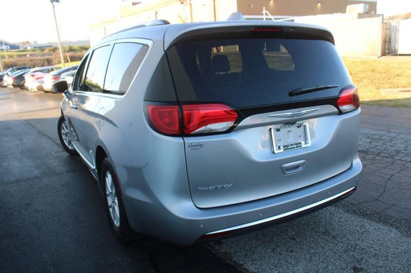 2020 Chrysler Pacifica Touring L