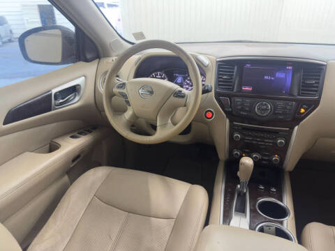 2013 Nissan Pathfinder Platinum