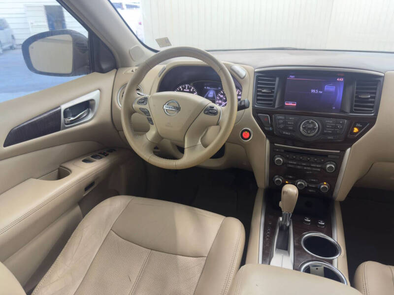 2013 Nissan Pathfinder Platinum