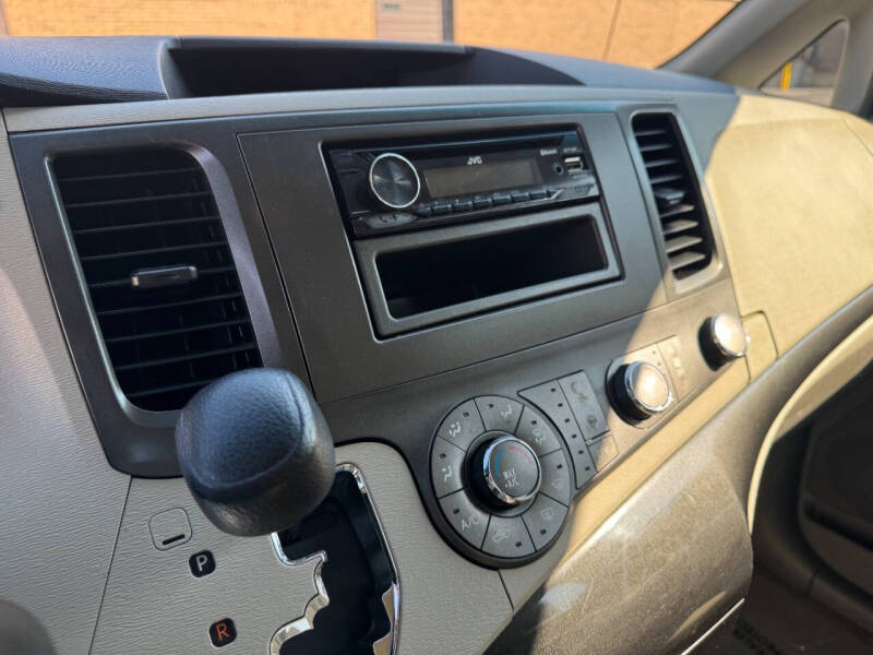 2014 Toyota Sienna L 7-Passenger