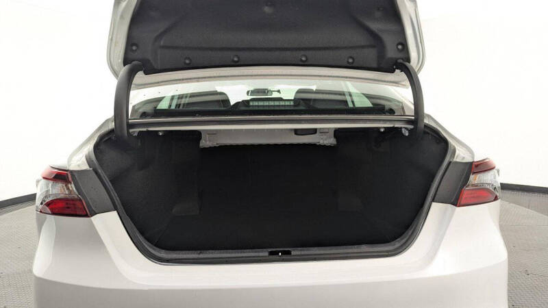 2024 Toyota Camry Hybrid LE