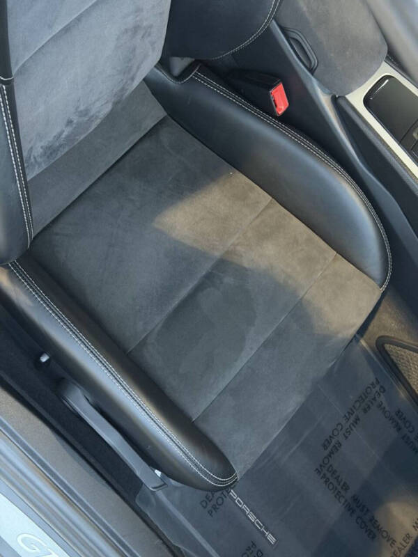 2016 Porsche Cayman GT4